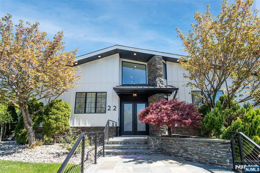 6 Bedroom Single Family Home/House's Image 43