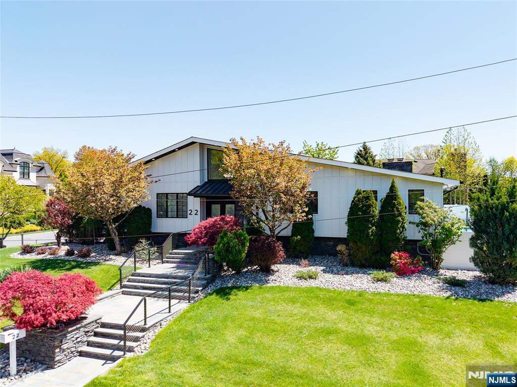 6 Bedroom Single Family Home/House's Image 44