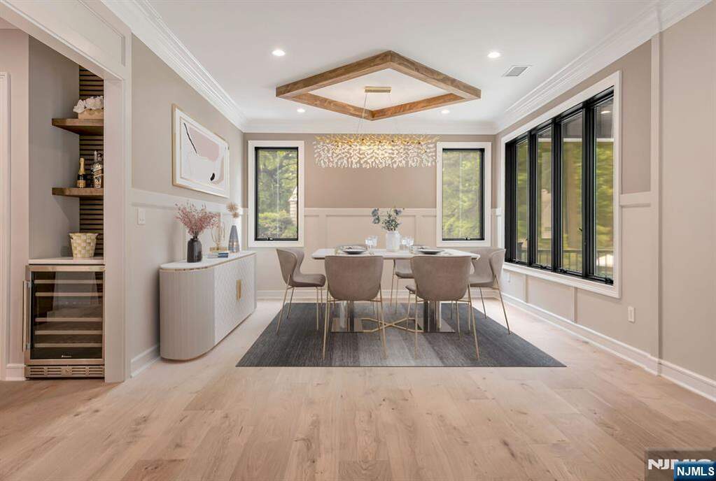 5 Bedroom Single Family Home/House's Image 19