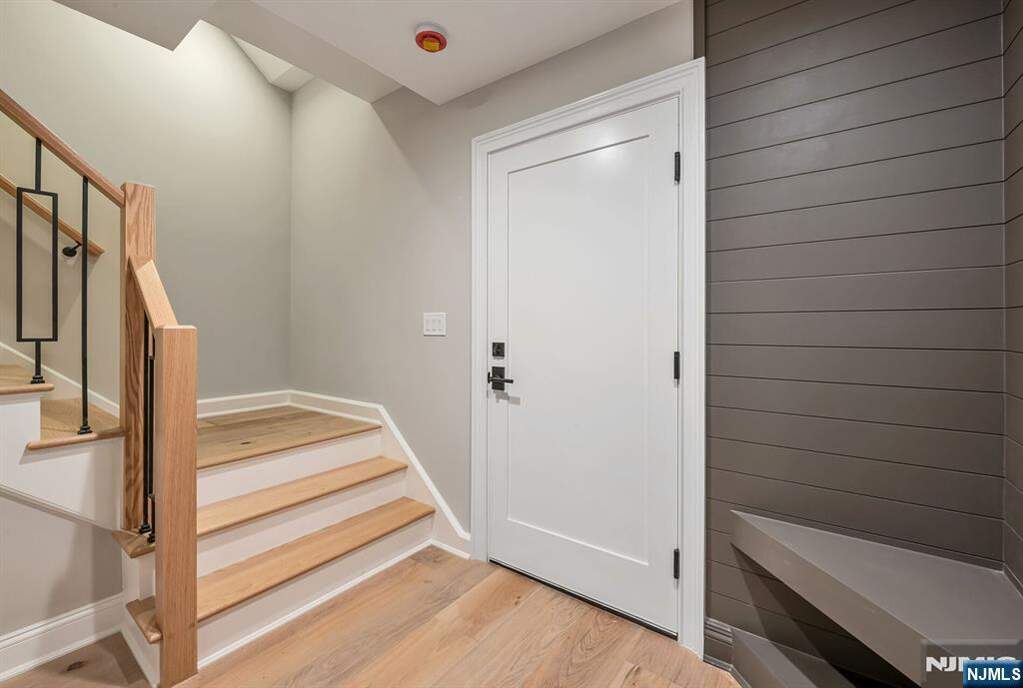 5 Bedroom Single Family Home/House's Image 41
