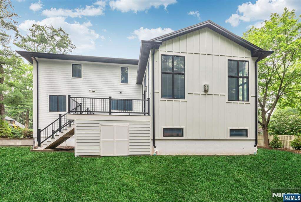 5 Bedroom Single Family Home/House's Image 44