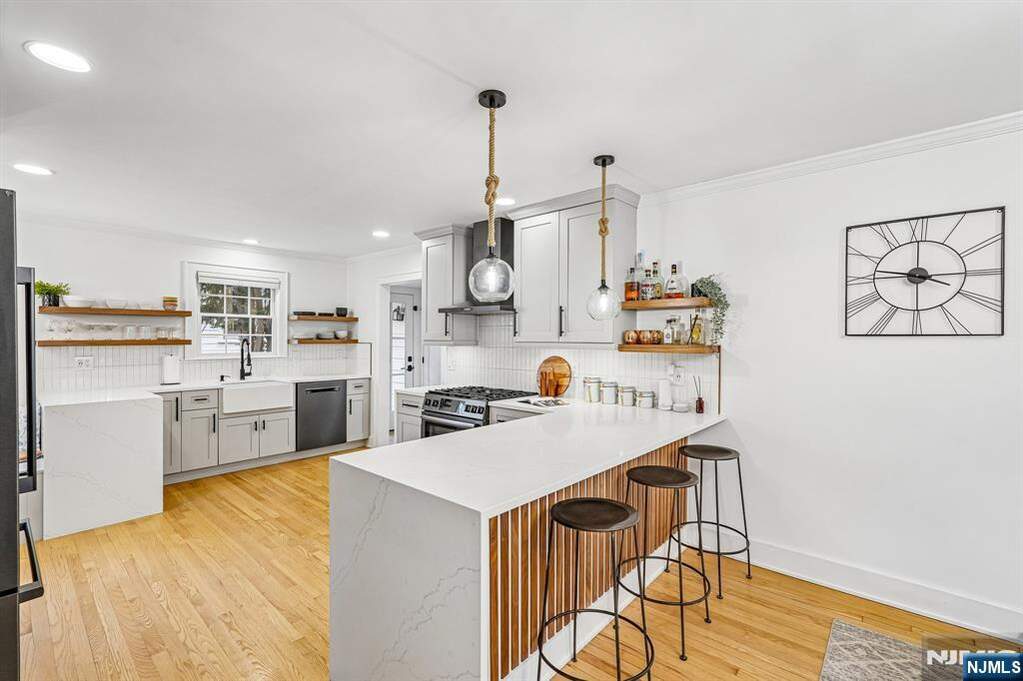 4 Bedroom Single Family Home/House's Image 10