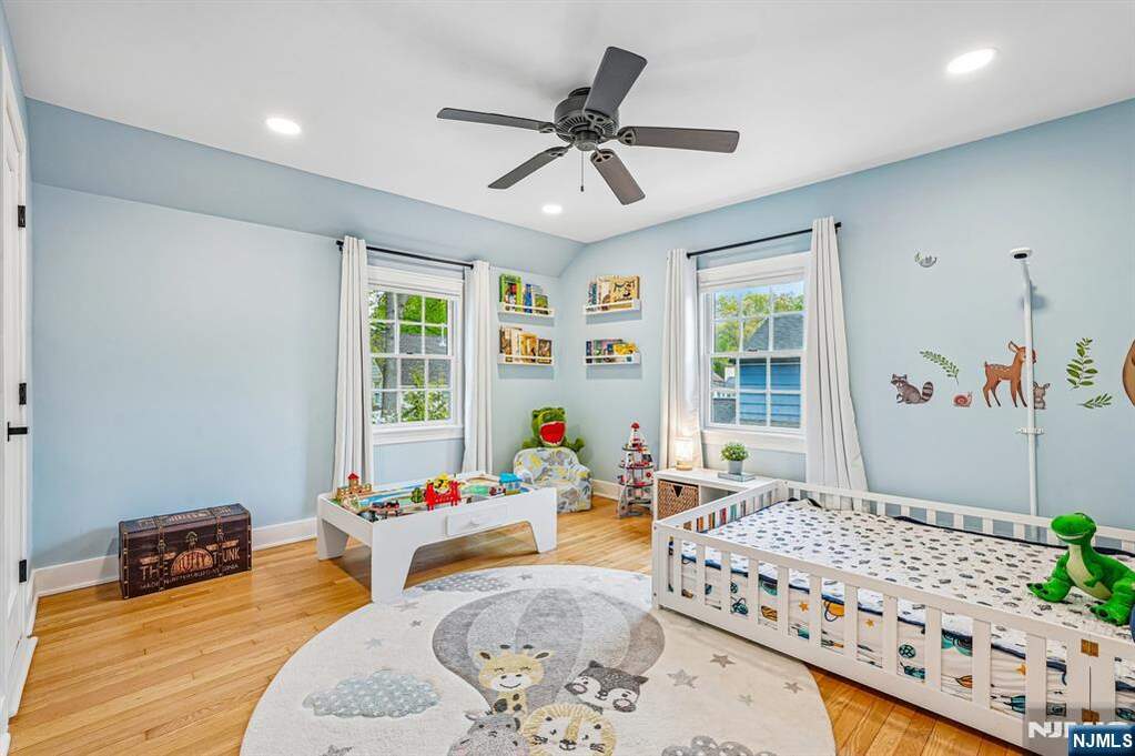 4 Bedroom Single Family Home/House's Image 18