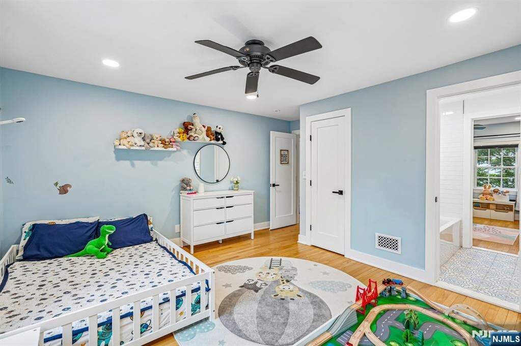 4 Bedroom Single Family Home/House's Image 19