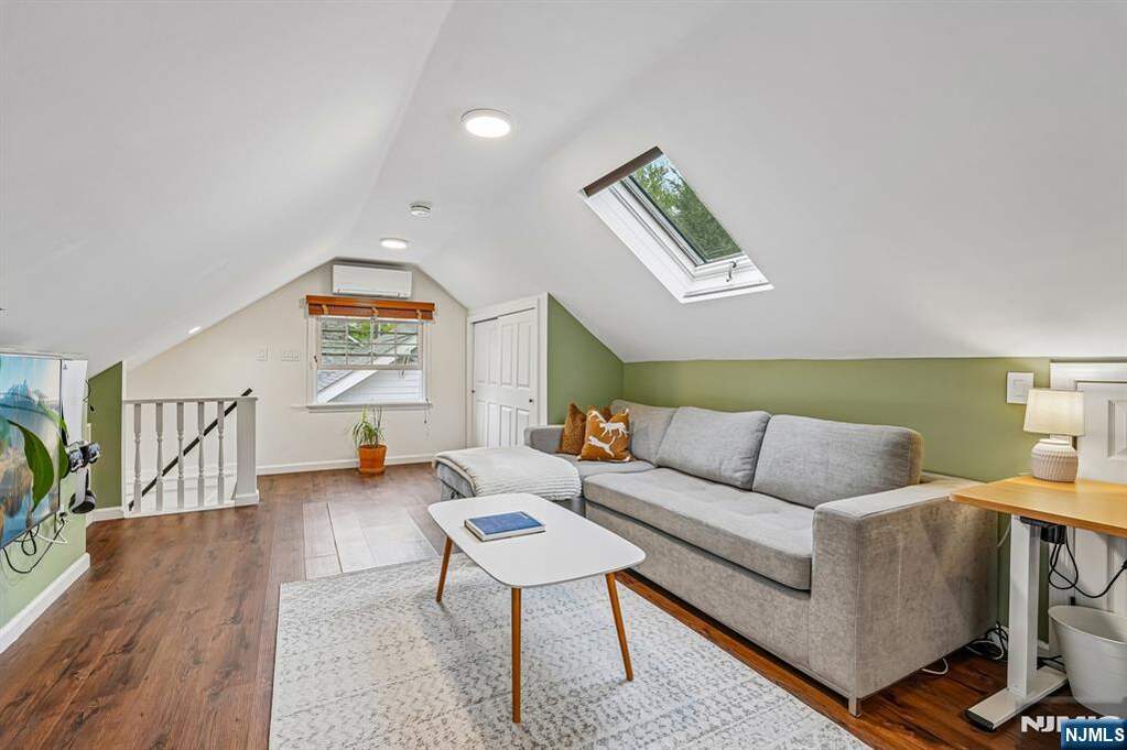 4 Bedroom Single Family Home/House's Image 24