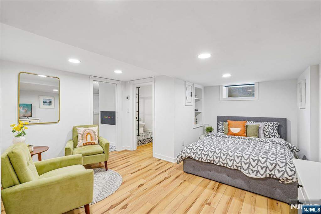 4 Bedroom Single Family Home/House's Image 30
