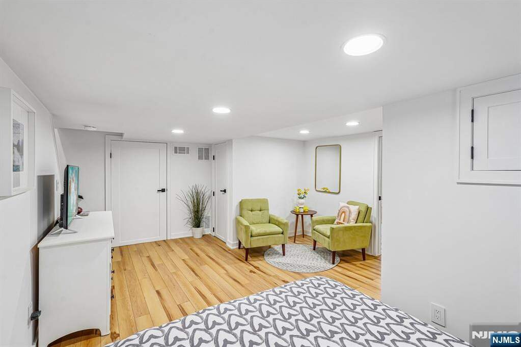 4 Bedroom Single Family Home/House's Image 31