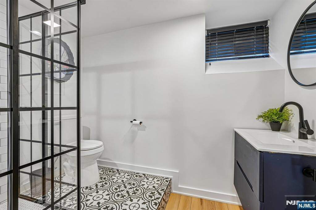 4 Bedroom Single Family Home/House's Image 32