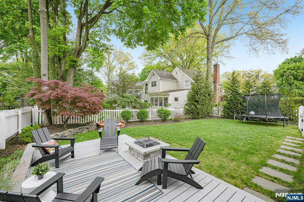 4 Bedroom Single Family Home/House's Image 36