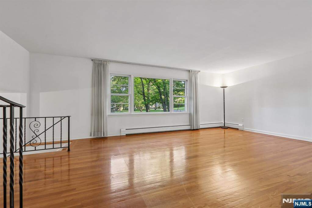 3 Bedroom Single Family Home/House's Image 12