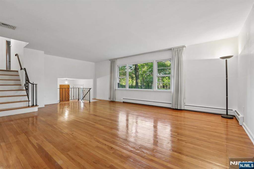 3 Bedroom Single Family Home/House's Image 13