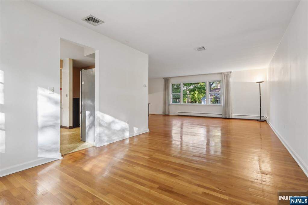 3 Bedroom Single Family Home/House's Image 15