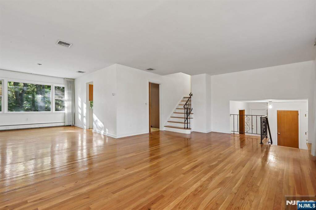 3 Bedroom Single Family Home/House's Image 16