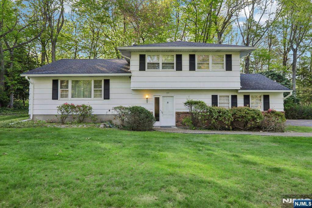 3 Bedroom Single Family Home/House's Image 34