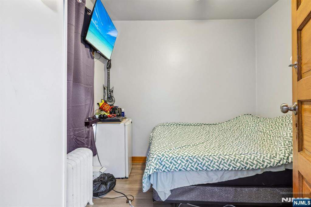 4 Bedroom Single Family Home/House's Image 11