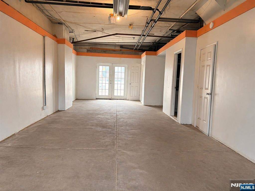 4 Bedroom Single Family Home/House's Image 27