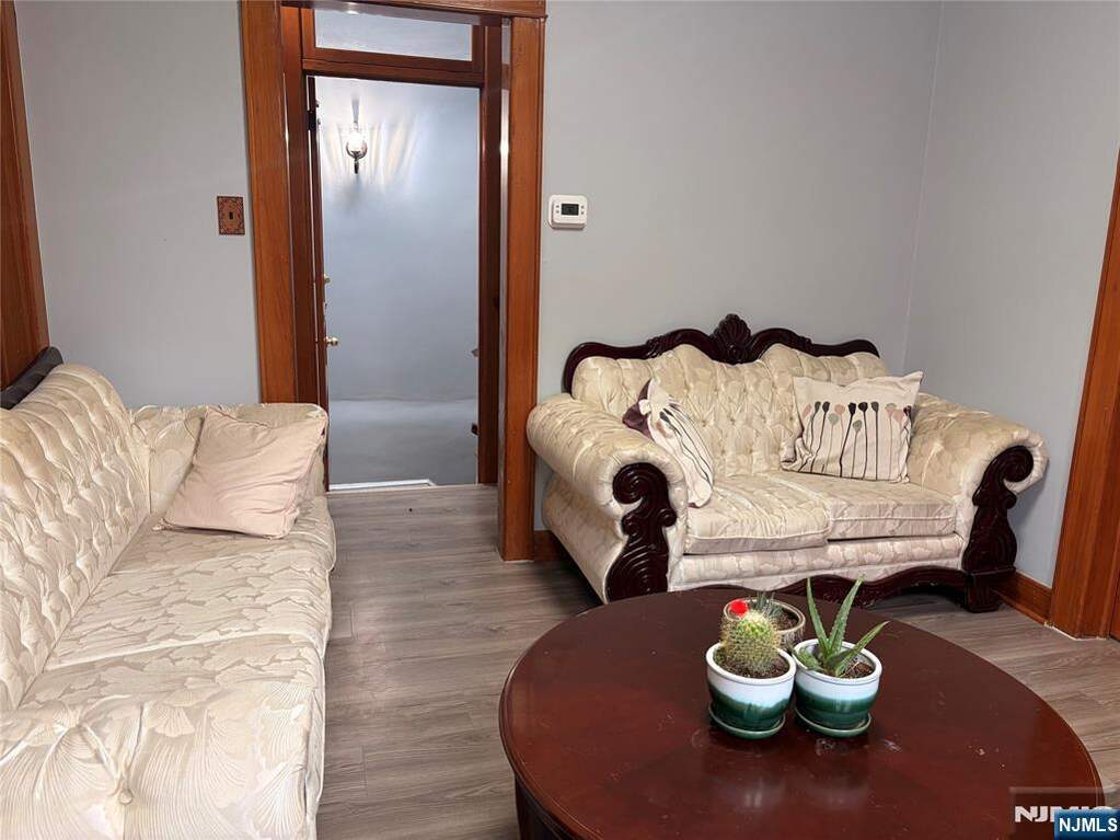 4 Bedroom Single Family Home/House's Image 4