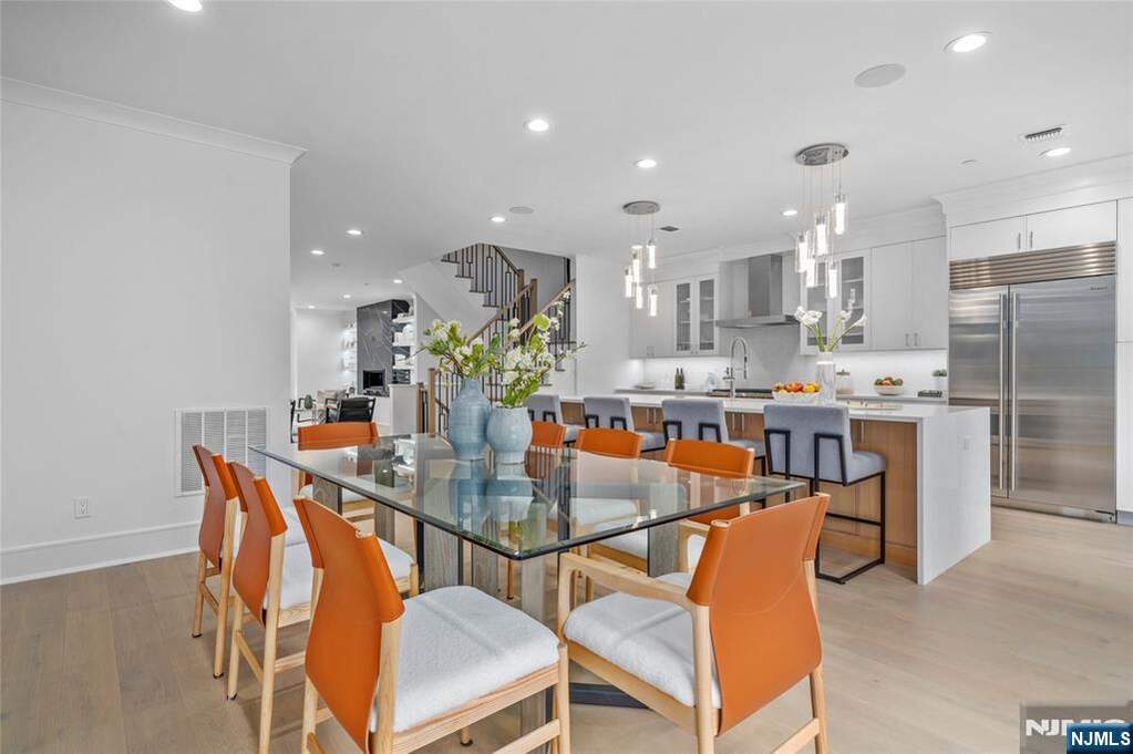 3 Bedroom Villa/Townhouse's Image 8