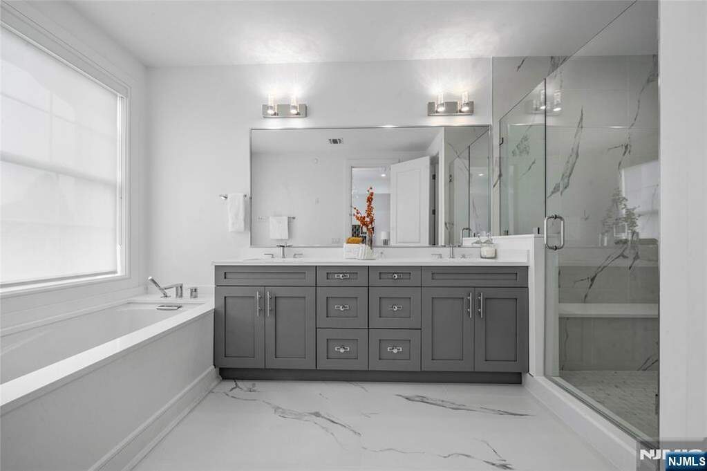 3 Bedroom Villa/Townhouse's Image 16