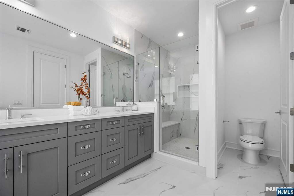 3 Bedroom Villa/Townhouse's Image 17