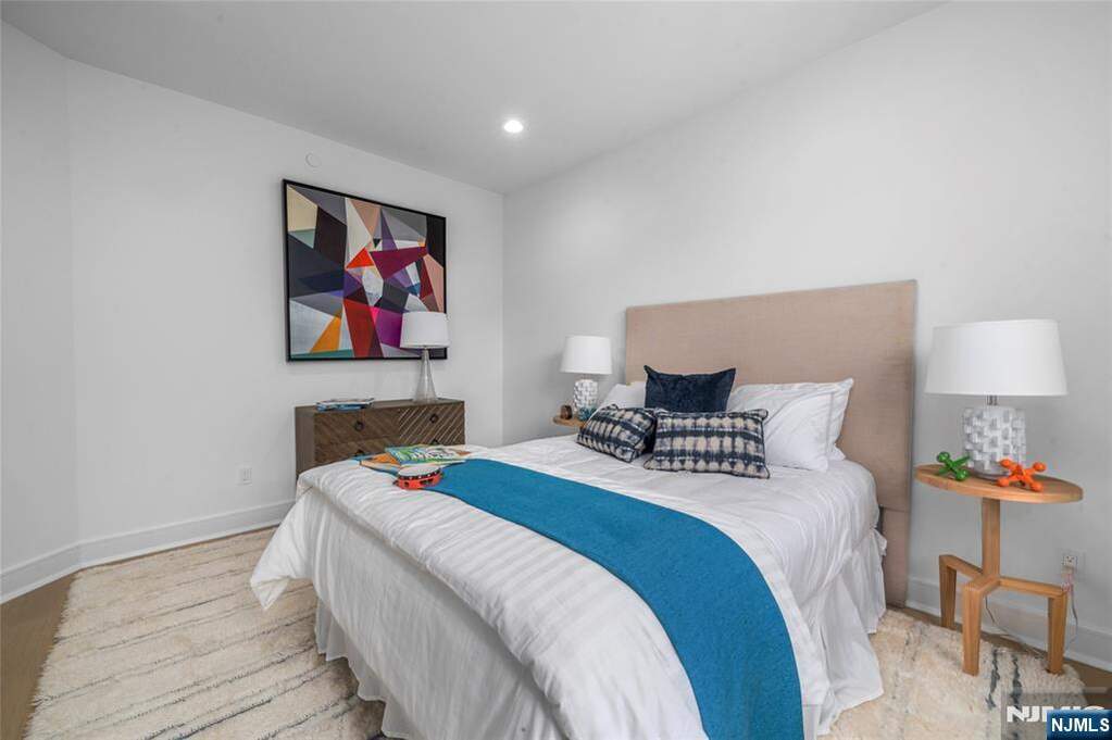 3 Bedroom Villa/Townhouse's Image 23