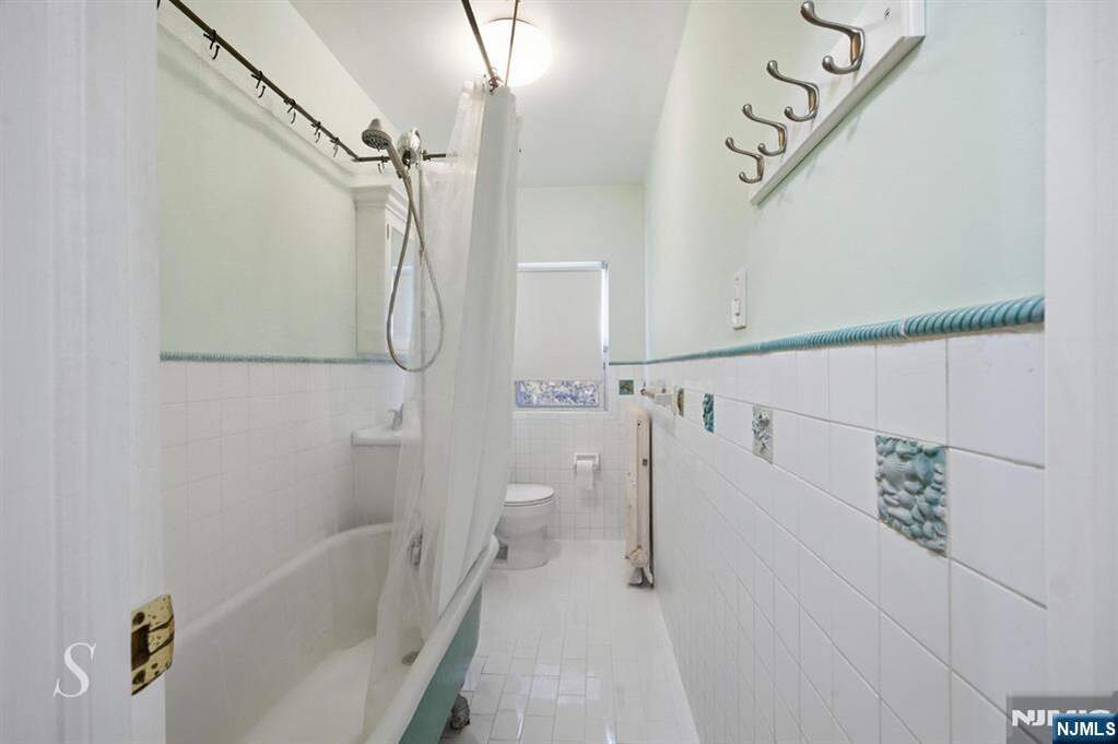 3 Bedroom Single Family Home/House's Image 11
