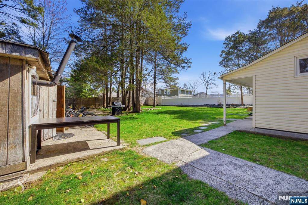 3 Bedroom Single Family Home/House's Image 14