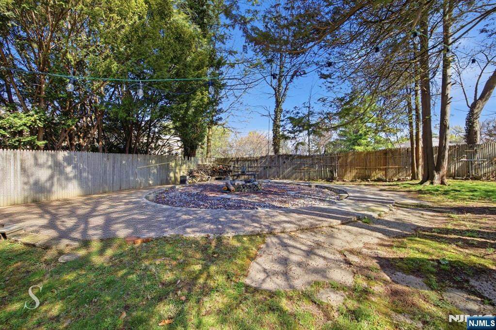 3 Bedroom Single Family Home/House's Image 18