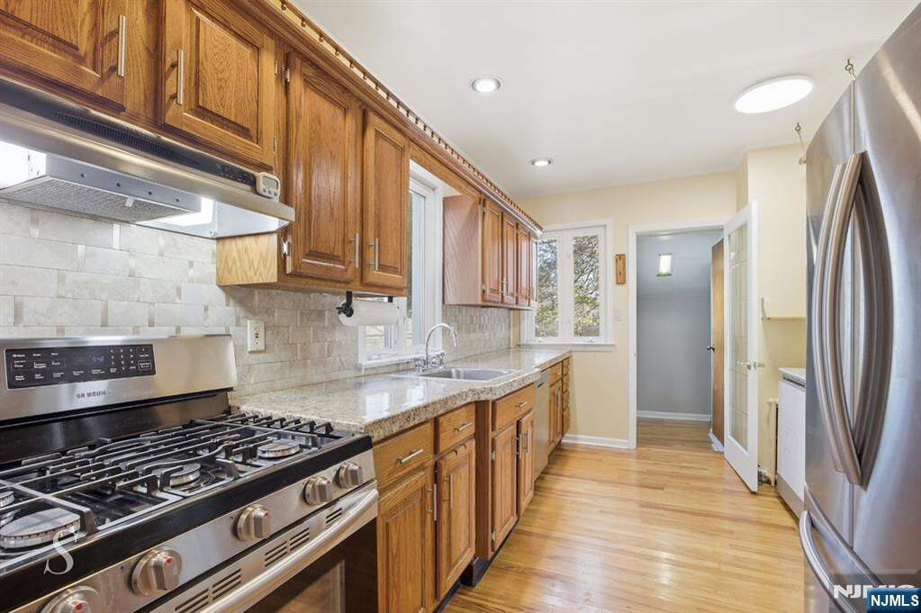 3 Bedroom Single Family Home/House's Image 5