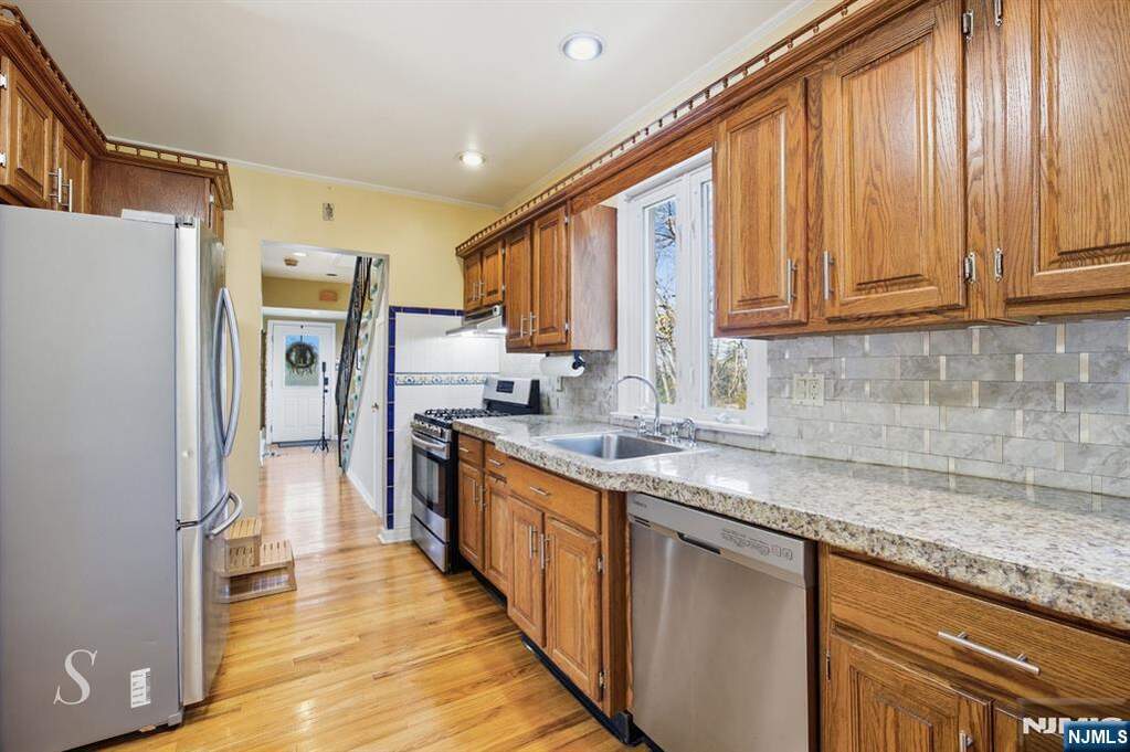3 Bedroom Single Family Home/House's Image 6