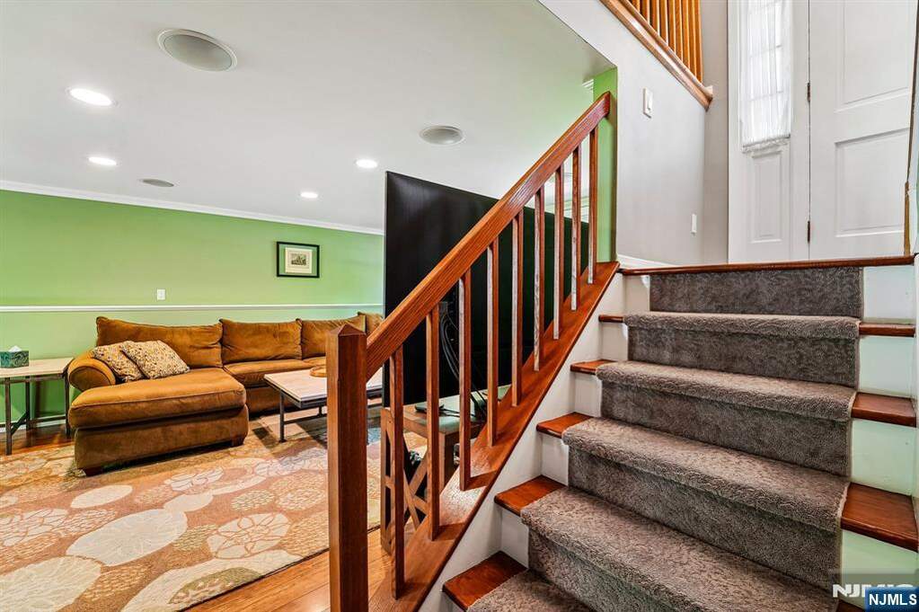 4 Bedroom Single Family Home/House's Image 18