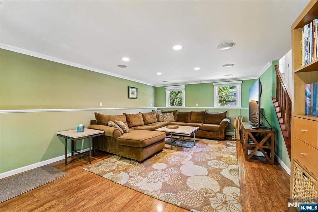 4 Bedroom Single Family Home/House's Image 19