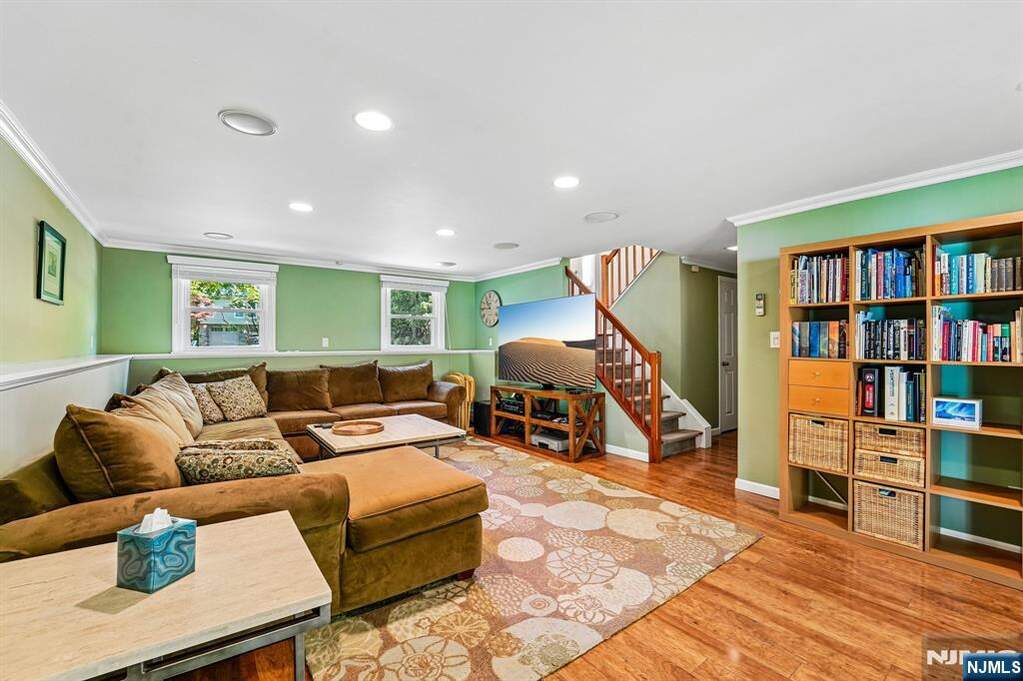 4 Bedroom Single Family Home/House's Image 20