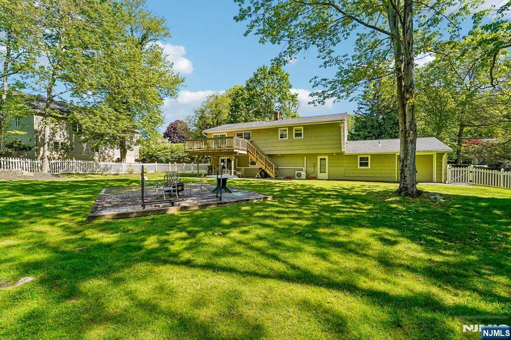 4 Bedroom Single Family Home/House's Image 32