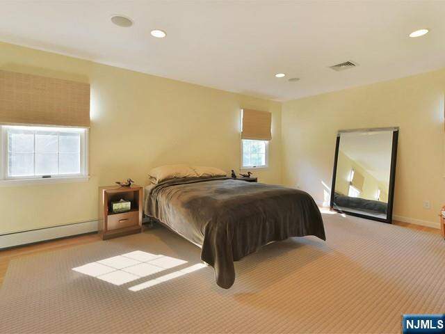 5 Bedroom Single Family Home/House's Image 10