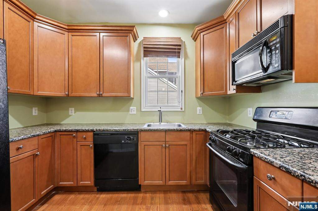 2 Bedroom Villa/Townhouse's Image 9