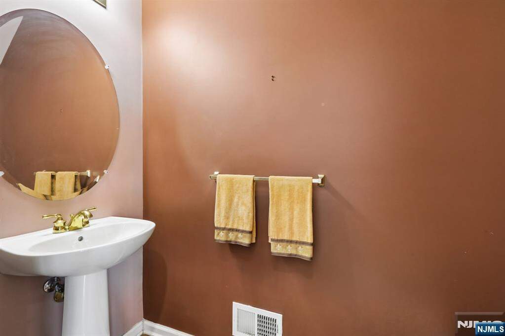 2 Bedroom Villa/Townhouse's Image 11