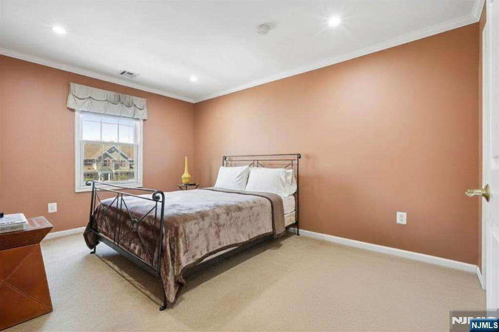 2 Bedroom Villa/Townhouse's Image 13
