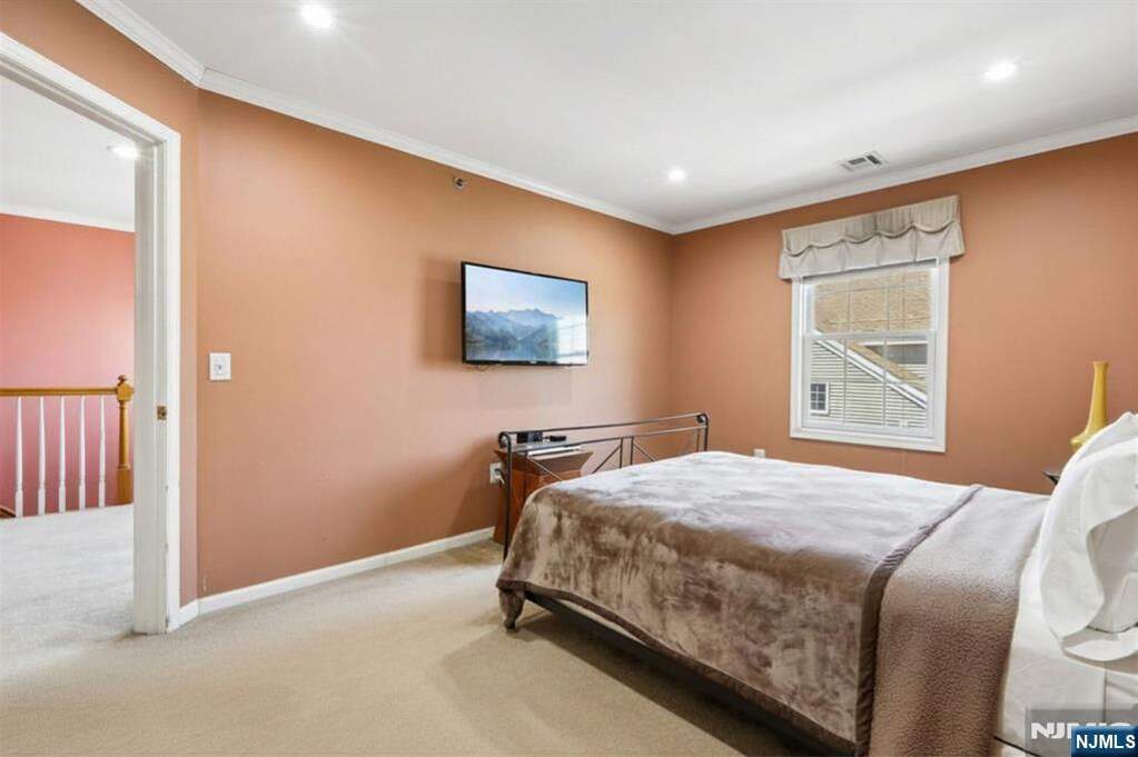 2 Bedroom Villa/Townhouse's Image 14