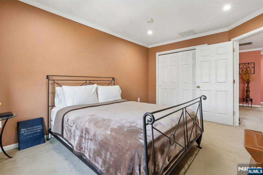 2 Bedroom Villa/Townhouse's Image 15