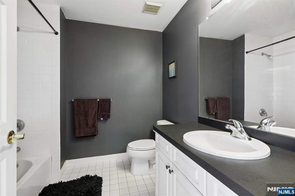 2 Bedroom Villa/Townhouse's Image 16