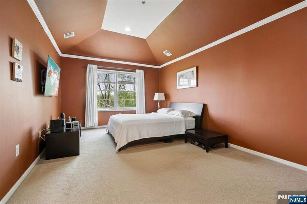 2 Bedroom Villa/Townhouse's Image 18
