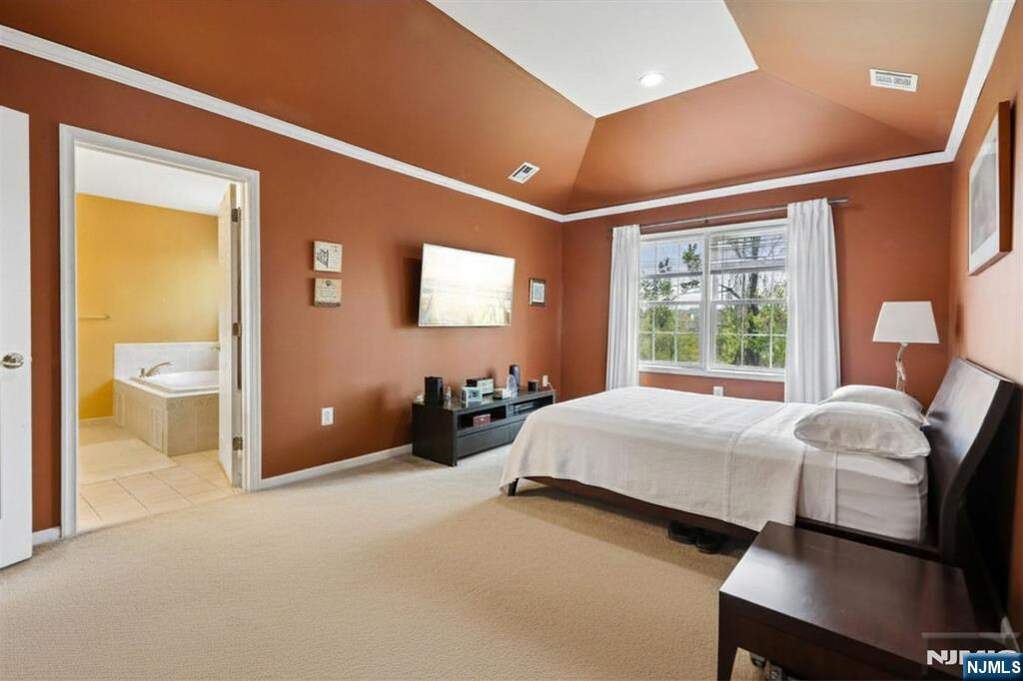2 Bedroom Villa/Townhouse's Image 19