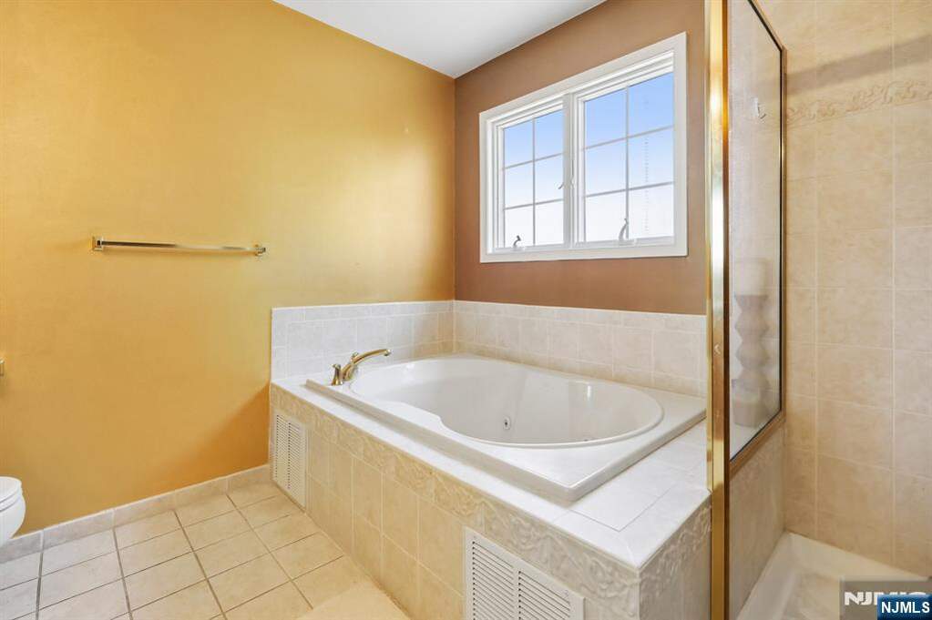 2 Bedroom Villa/Townhouse's Image 24