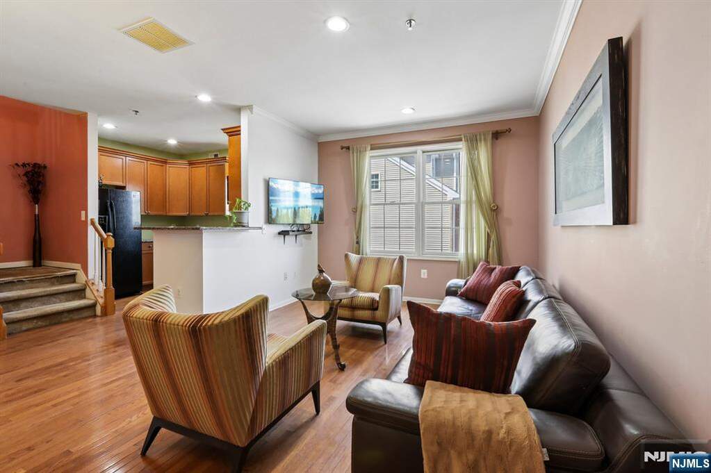 2 Bedroom Villa/Townhouse's Image 3