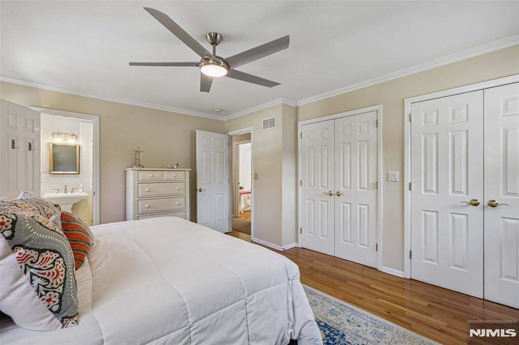 4 Bedroom Single Family Home/House's Image 16