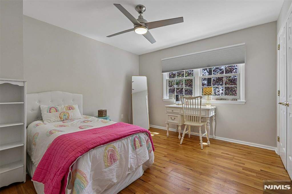 4 Bedroom Single Family Home/House's Image 18