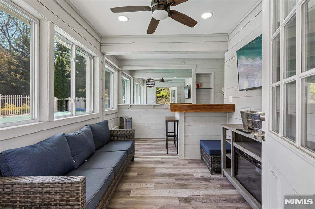 4 Bedroom Single Family Home/House's Image 25