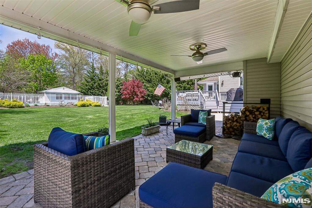 4 Bedroom Single Family Home/House's Image 32
