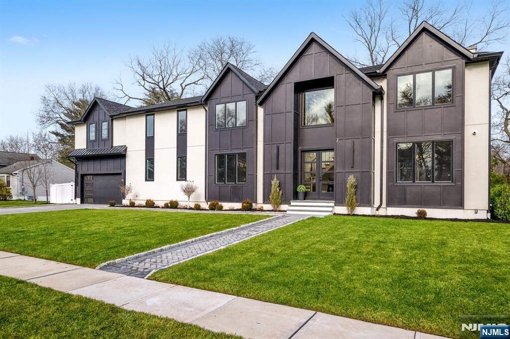6 Bedroom Single Family Home/House's Image 47